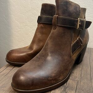 B.O.C. Size 8 booties